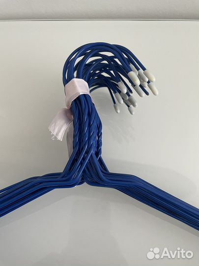 Вешалки плечики металлические для одежды 29 штук