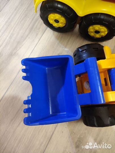 Машинка каталка толокар и трактор