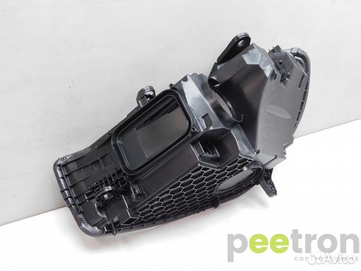 Б/У Б/У Корпус фары правой новая LED. A2069061003