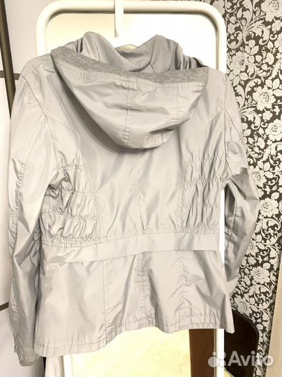 Ветровка женская