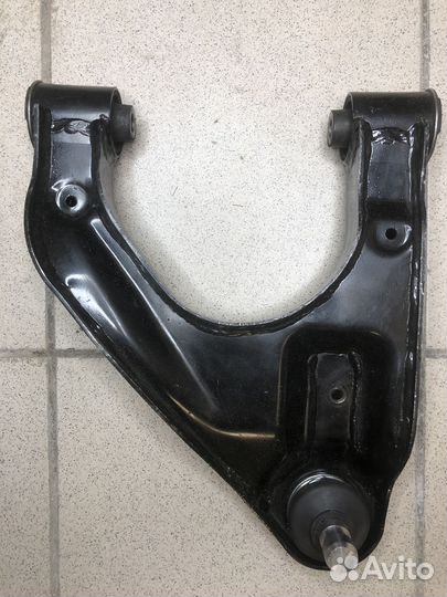 Рычаг задний правый низ nissan 55501EB300