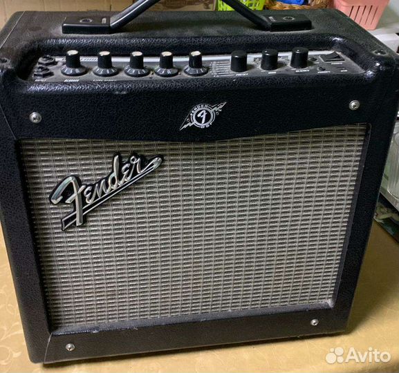 Гитарный комбоусилитель fender