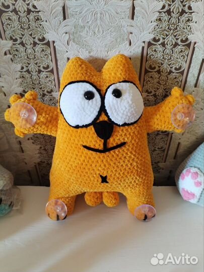 Кот на присосках саймон