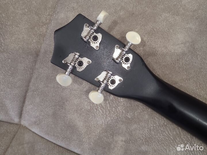 Гитара укулеле