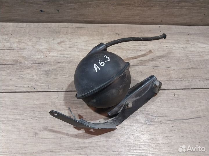 Вакуумный ресивер Audi A6 C5 VW Passat B5