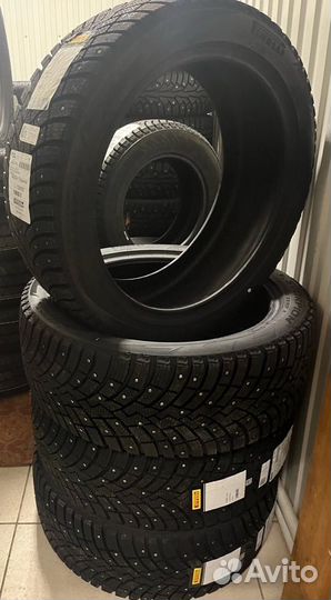 Pirelli Ice Zero 2 245/45 R20 103H