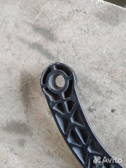 Поводок стеклоочистителя передний левый Peugeot