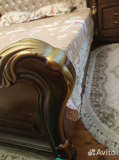 Спальный гарнитур