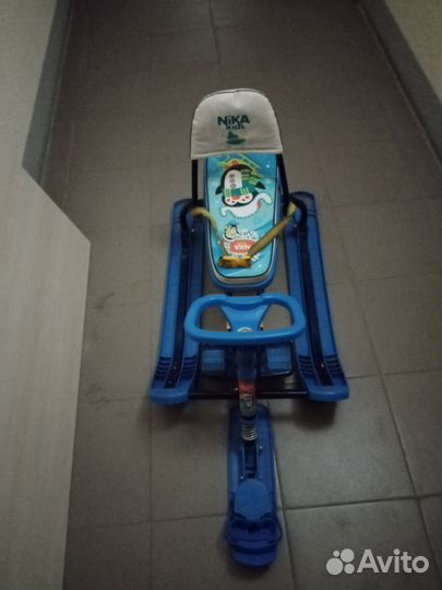 Детский снегокат со спинкой