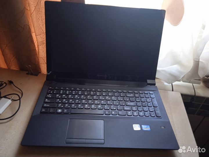 Ноутбук lenovo в идеальном рабочем состоянии
