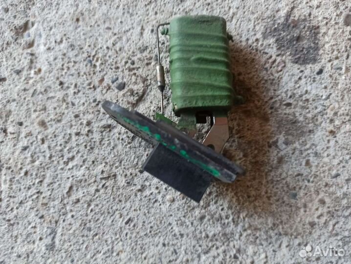 Резистор печки Лада Калина
