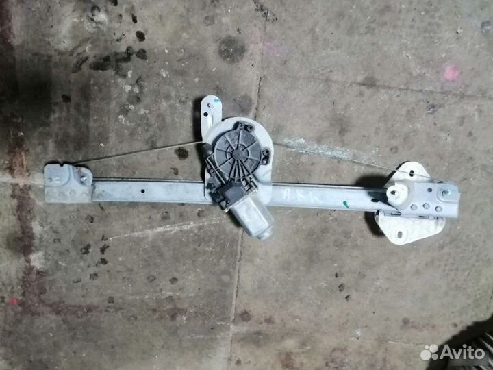 Стеклоподъемник передний правый Renault Logan