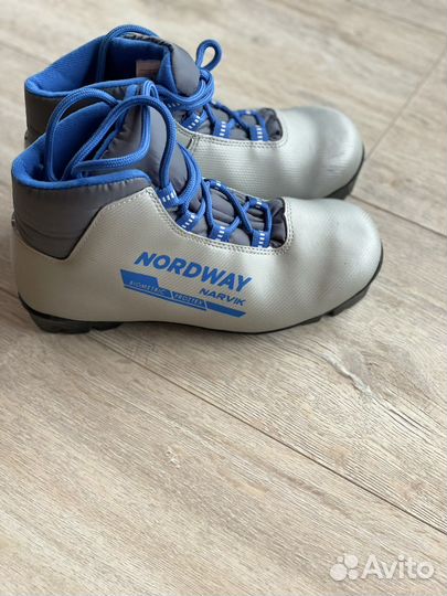 Лыжные ботинки