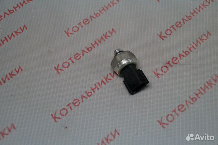 Nissan 92136-6J000 Датчик давления фреона