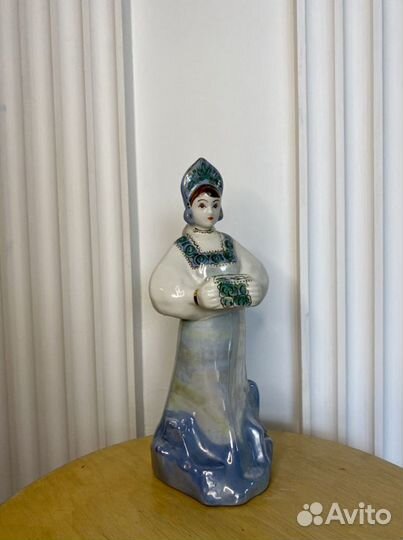 Фарфоровая статуэтка Хозяйка медной горы Сысерть