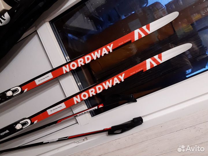 Лыжи 160 см с палками в чехле в Москве