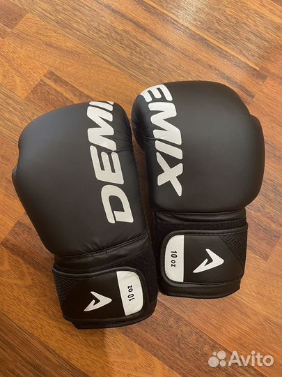 Боксерские перчатки 10 oz demix