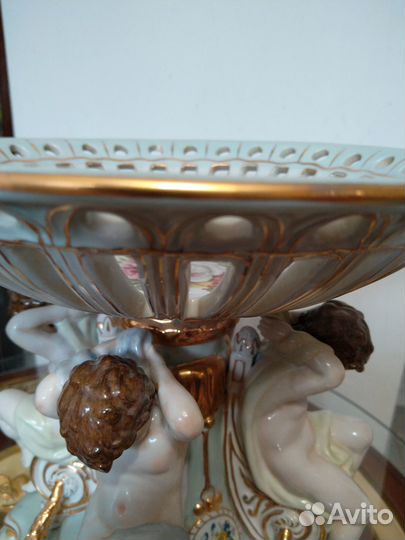 Ваза статуэтка фарфор золото цветы. Красота