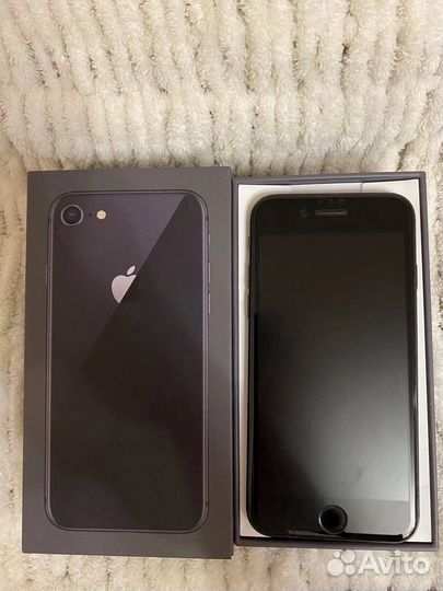 iPhone 8, 64 ГБ