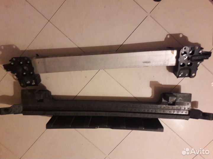 Уселитель переднего бампера Субару Форестер