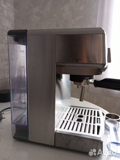Кофемашина рожковая с капучинатором