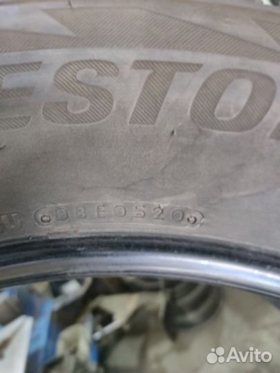 Bridgestone Blizzak DM-V2 275/60 R20