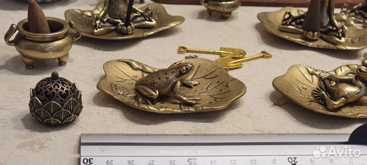 Фигурка лягушка для интерьера латунь бронза медь