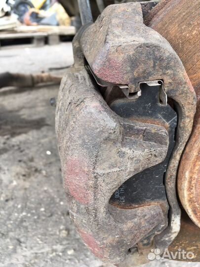 Суппорт передний mitsubishi lancer 9