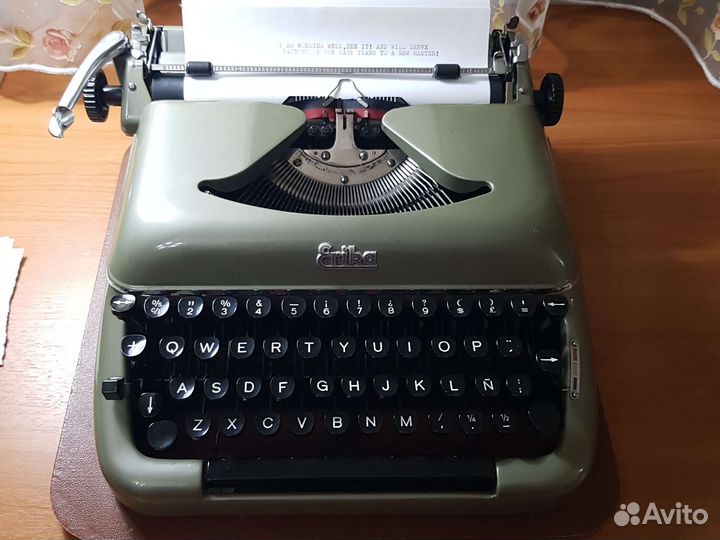 Печатная машинка Erika. Латиница