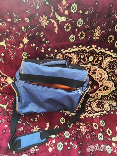 Рюкзак (школьный портфель)