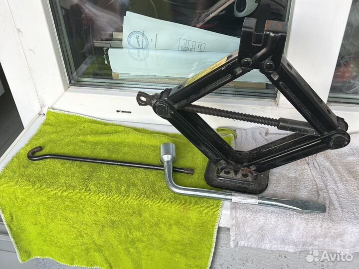 Домкрат для шиномонтажа