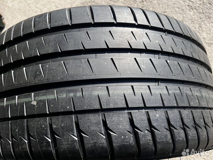 Michelin Pilot Sport 4 S 285/35 R21