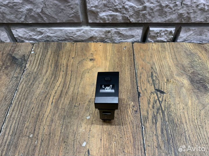 Kia Sorento Кнопка обогрева сидений LH RH