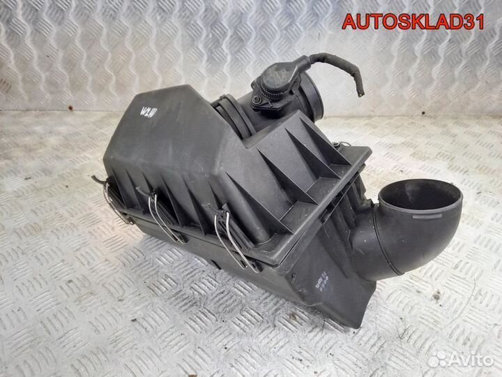 Корпус воздушного фильтра Мерседес В211 6040940604