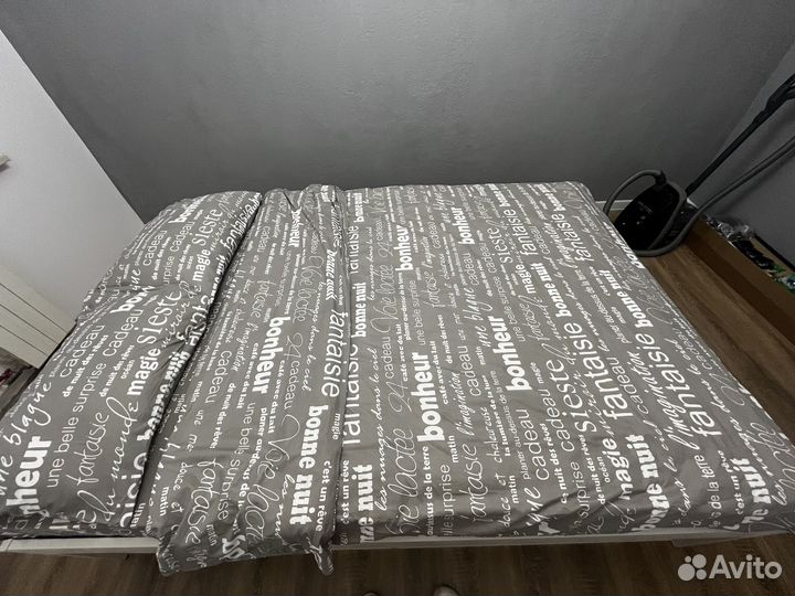 Кровать IKEA двухспальная с ящиками 140x200 бу