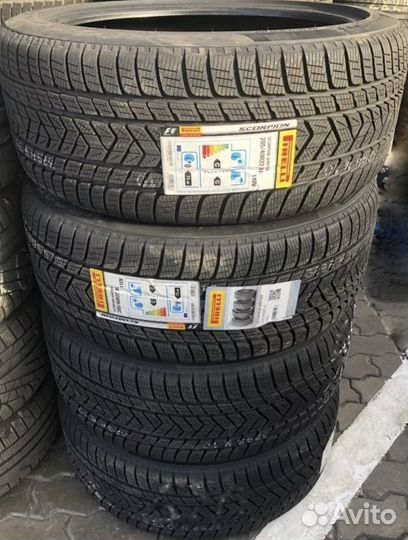 Pirelli Scorpion Winter 285/40 R22