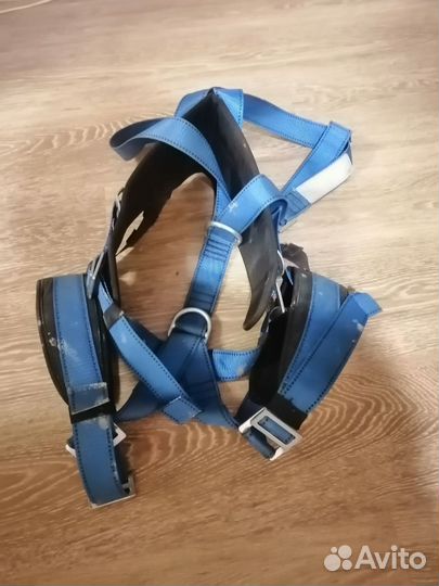 Страховочная привязь