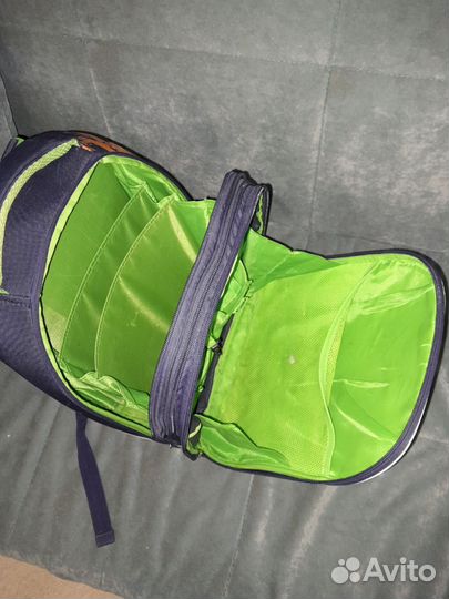 Ранец школьный для мальчика в отличном состояние