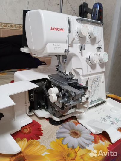 Оверлок Janome 210d