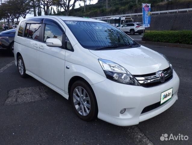 Toyota Isis 1.8 CVT, 2014, 97 000 км