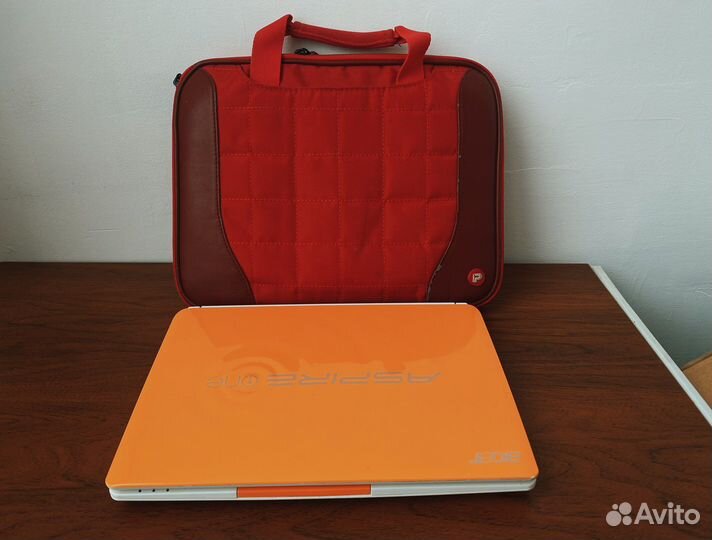 Нетбук Acer Aspire one Happy