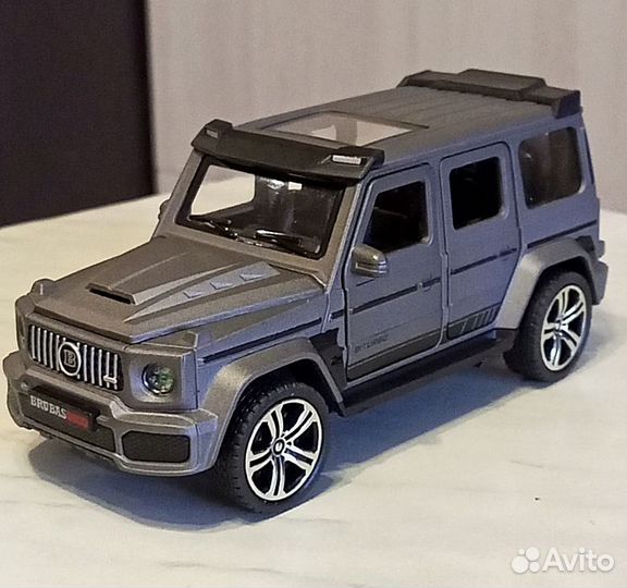 Модель Mersedes-Benz G800, металлическая 1:32