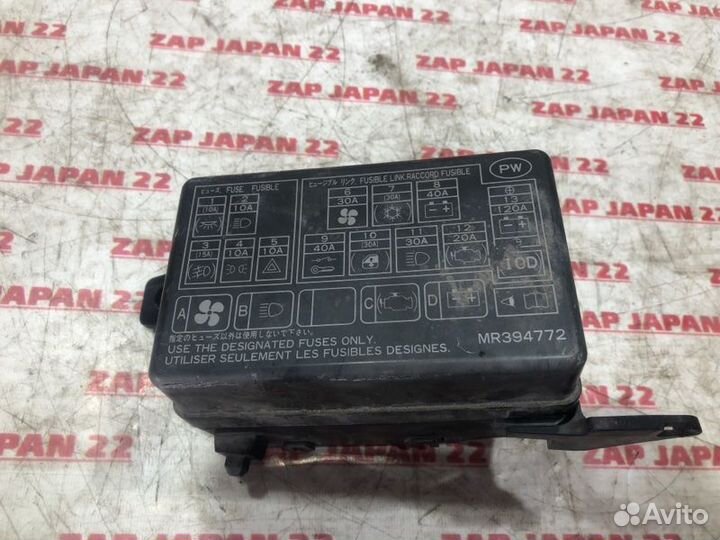 Блок предохранителей Mitsubishi Challenger K99