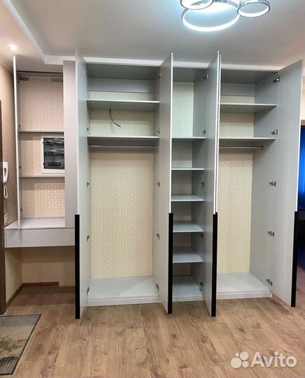 Встраиваемый шкаф
