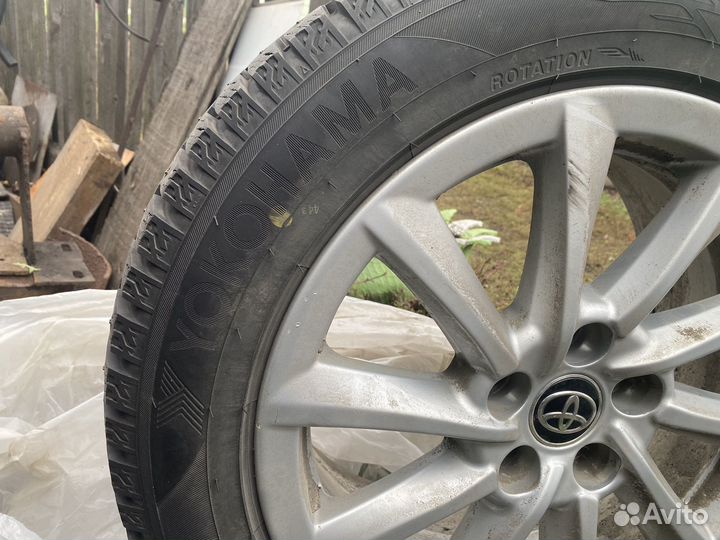 Yokohama Ice Guard IG65 215/55 R17