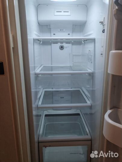 Холодильник Samsung Side by Side. Модель RS20CR