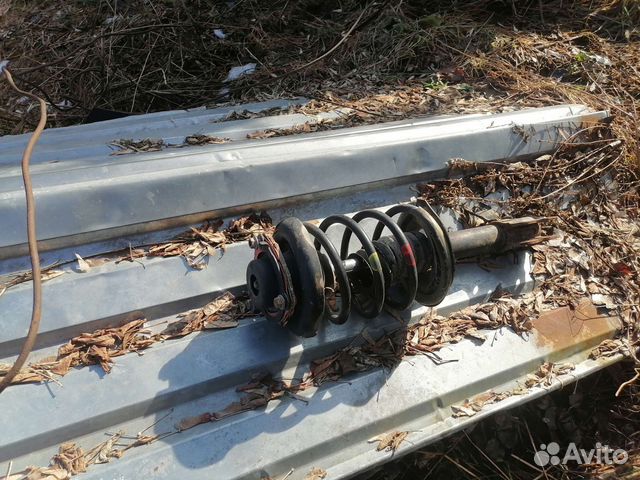 Стойка передняя правая nissan x-trail