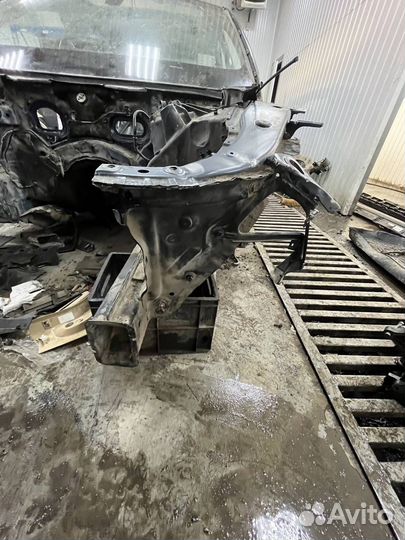 Лонжерон передний левый BMW 7-Series