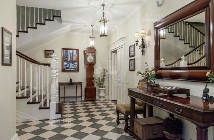 Дом 550 м² на участке 15 сот.