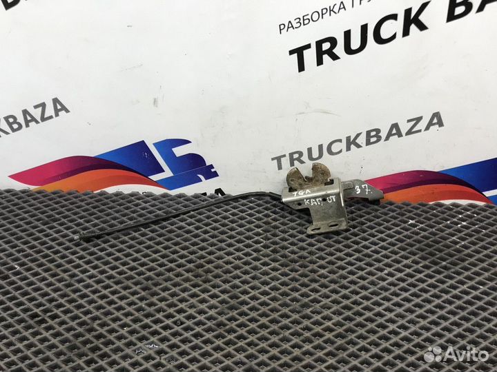 Замок капота